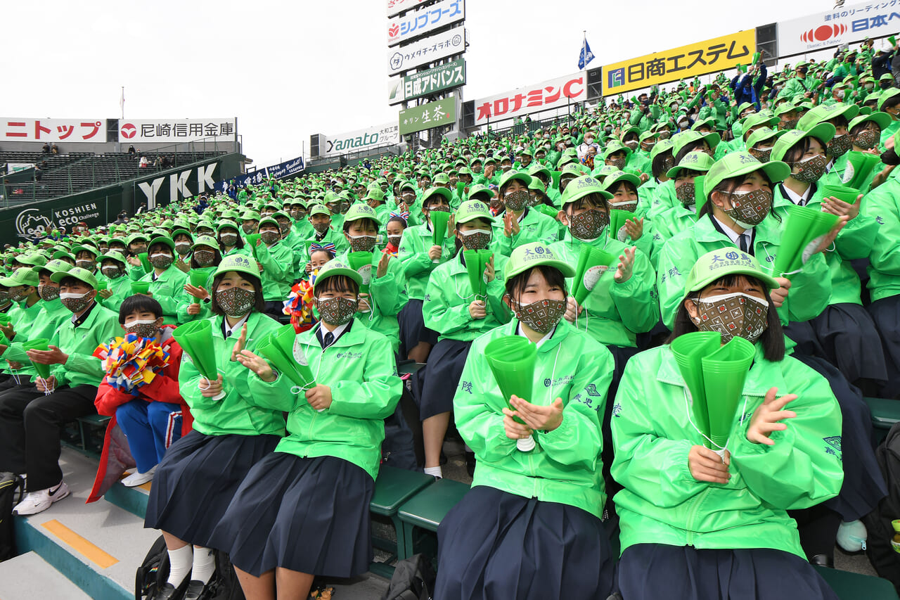 感動をありがとう」 アルプス席〝奄美一丸〟 大島球児にエール｜スポーツ｜南海日日新聞