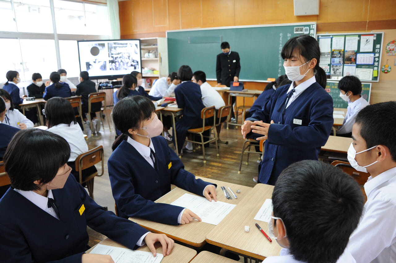 生徒が先生役、復帰運動学ぶ 朝日中生徒会 先人の思いへ理解深める｜子ども・教育｜南海日日新聞