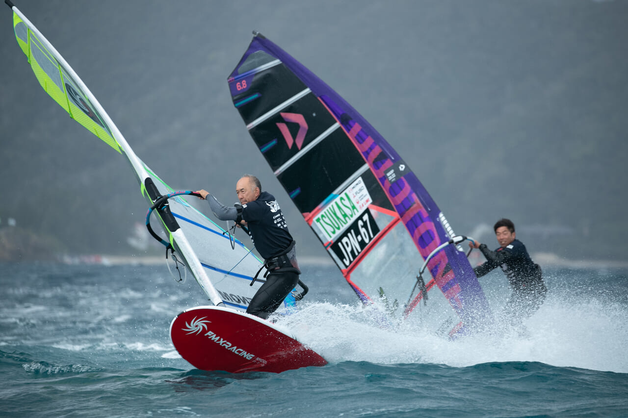 浅野、穴山がプロスラローム優勝 ウインドサーフィン、国内ツアー 奄美大島倉崎海岸｜スポーツ｜南海日日新聞