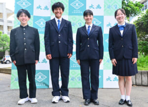 大高が制服改定 ジェンダーフリー対応、来年度から 奄美の海などイメージ 中学生体験入学で紹介｜子ども・教育｜南海日日新聞